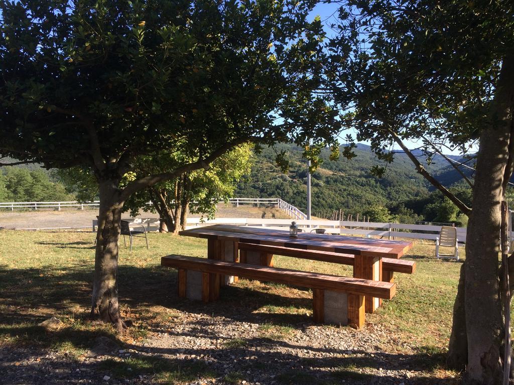 Agriturismo Dei Legi San Pietro Vara ภายนอก รูปภาพ