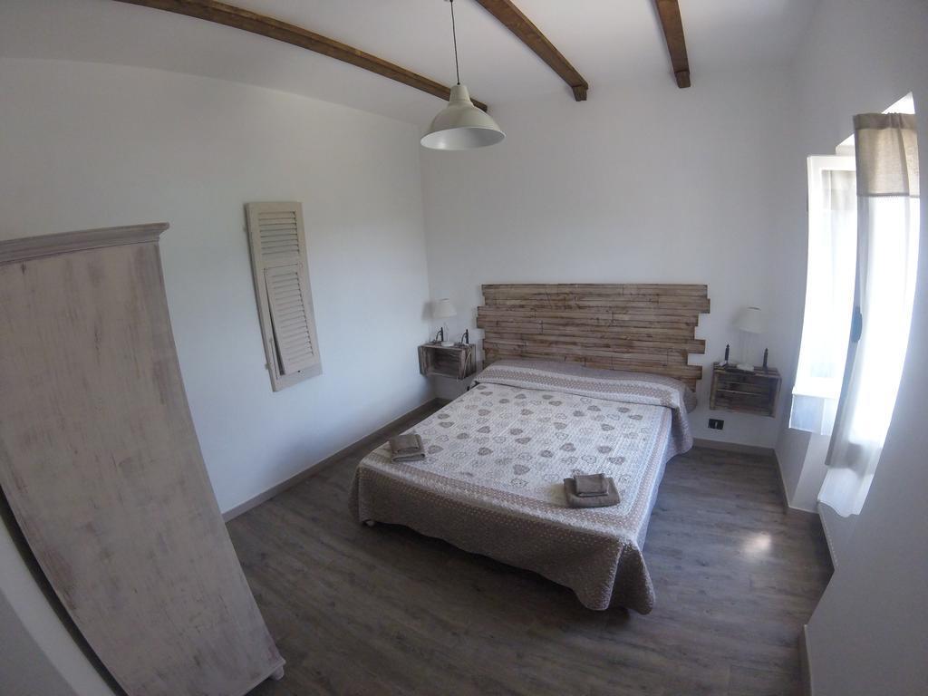 Agriturismo Dei Legi San Pietro Vara ภายนอก รูปภาพ