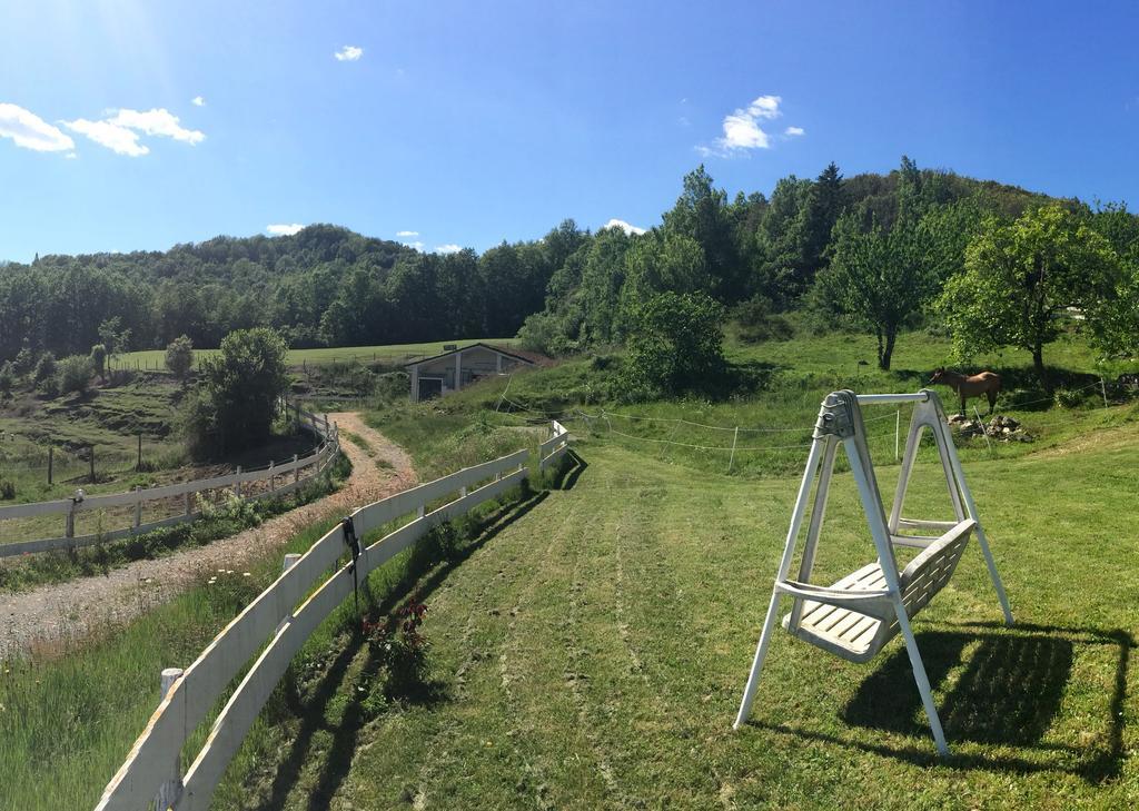 Agriturismo Dei Legi San Pietro Vara ภายนอก รูปภาพ