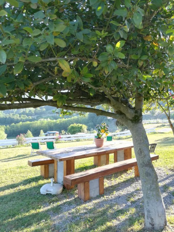 Agriturismo Dei Legi San Pietro Vara ภายนอก รูปภาพ