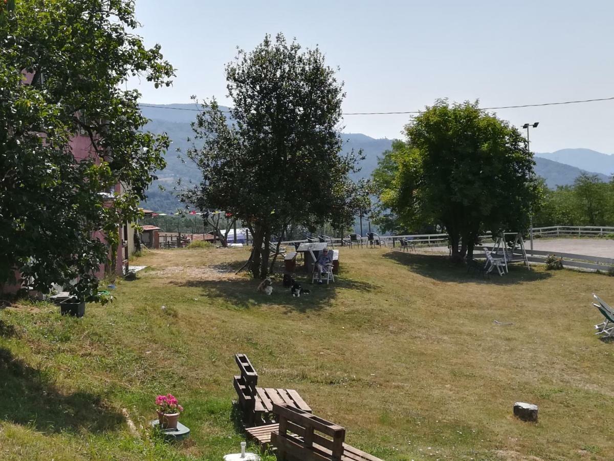 Agriturismo Dei Legi San Pietro Vara ภายนอก รูปภาพ