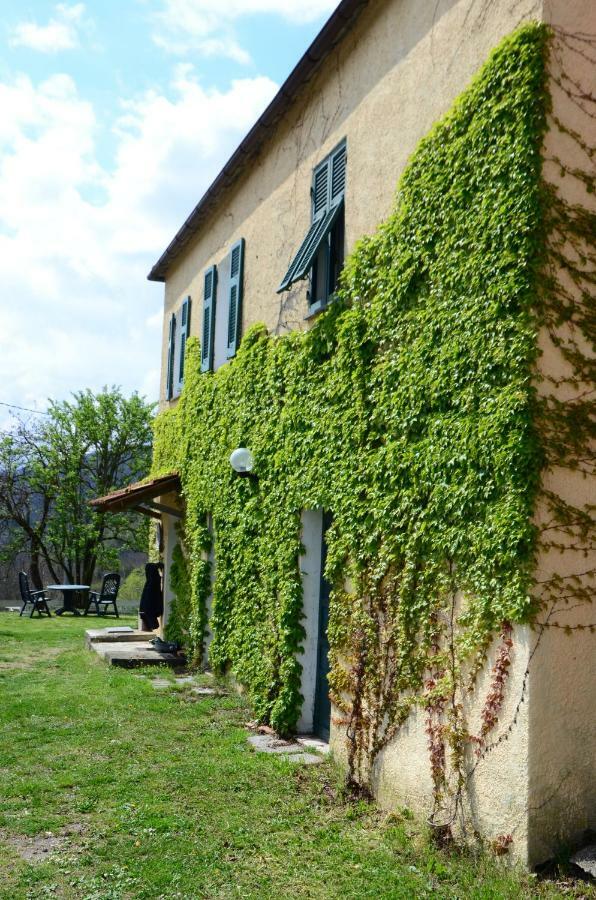 Agriturismo Dei Legi San Pietro Vara ภายนอก รูปภาพ